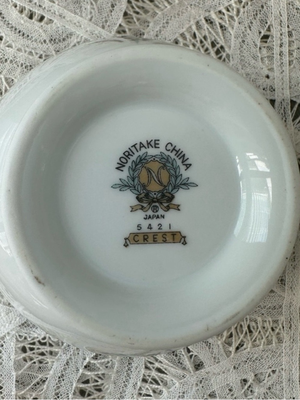 Noritake "Crest" Sugar Bowl with Lid and Creamer / Japan - Picture 4 of 4